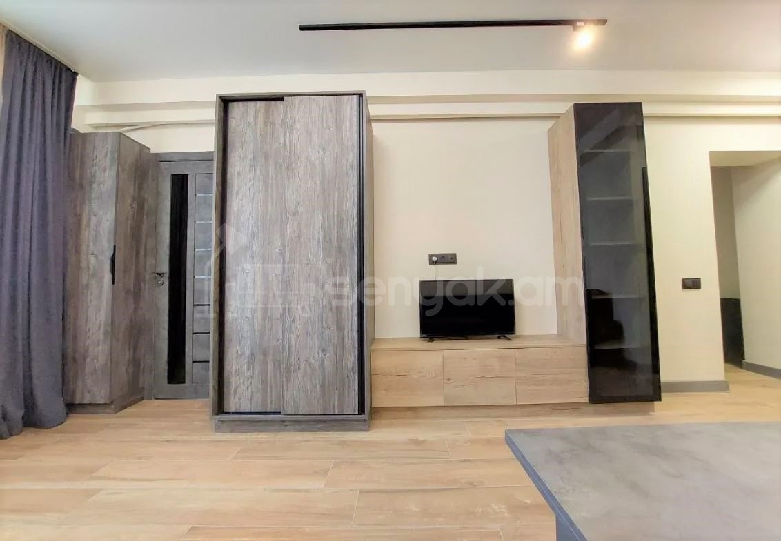 2 Սենյականոց Բնակարան, 40քմ, 7/10 հարկ, Կապիտալ Վերանորոգված, Կահավորված, Արևկող