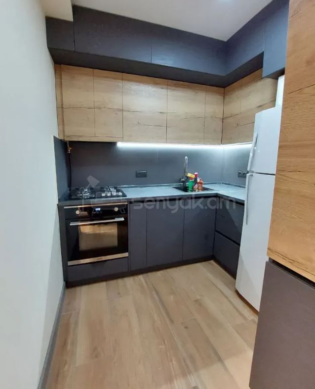 2 Սենյականոց Բնակարան, 40քմ, 7/10 հարկ, Կապիտալ Վերանորոգված, Կահավորված, Արևկող