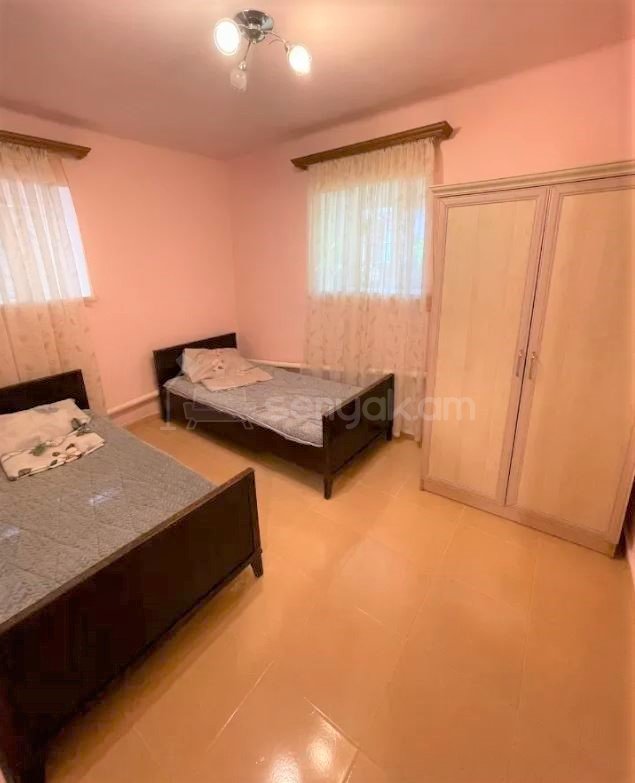 3 Սենյականոց Սեփական Տուն, 80քմ, Նորմալ Վիճակում, Կահավորված, Ավտոտնակով