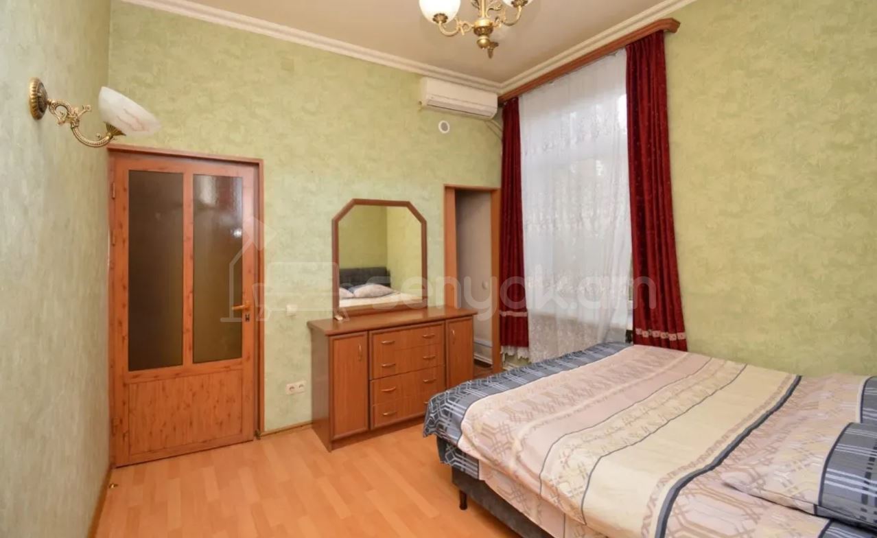 3 Սենյականոց Բնակարան Քարե Շենքում, 67քմ, 2/4 հարկ, Կապիտալ Վերանորոգված