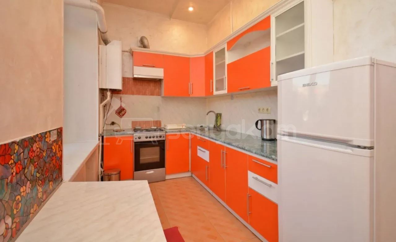 3 Սենյականոց Բնակարան Քարե Շենքում, 67քմ, 2/4 հարկ, Կապիտալ Վերանորոգված