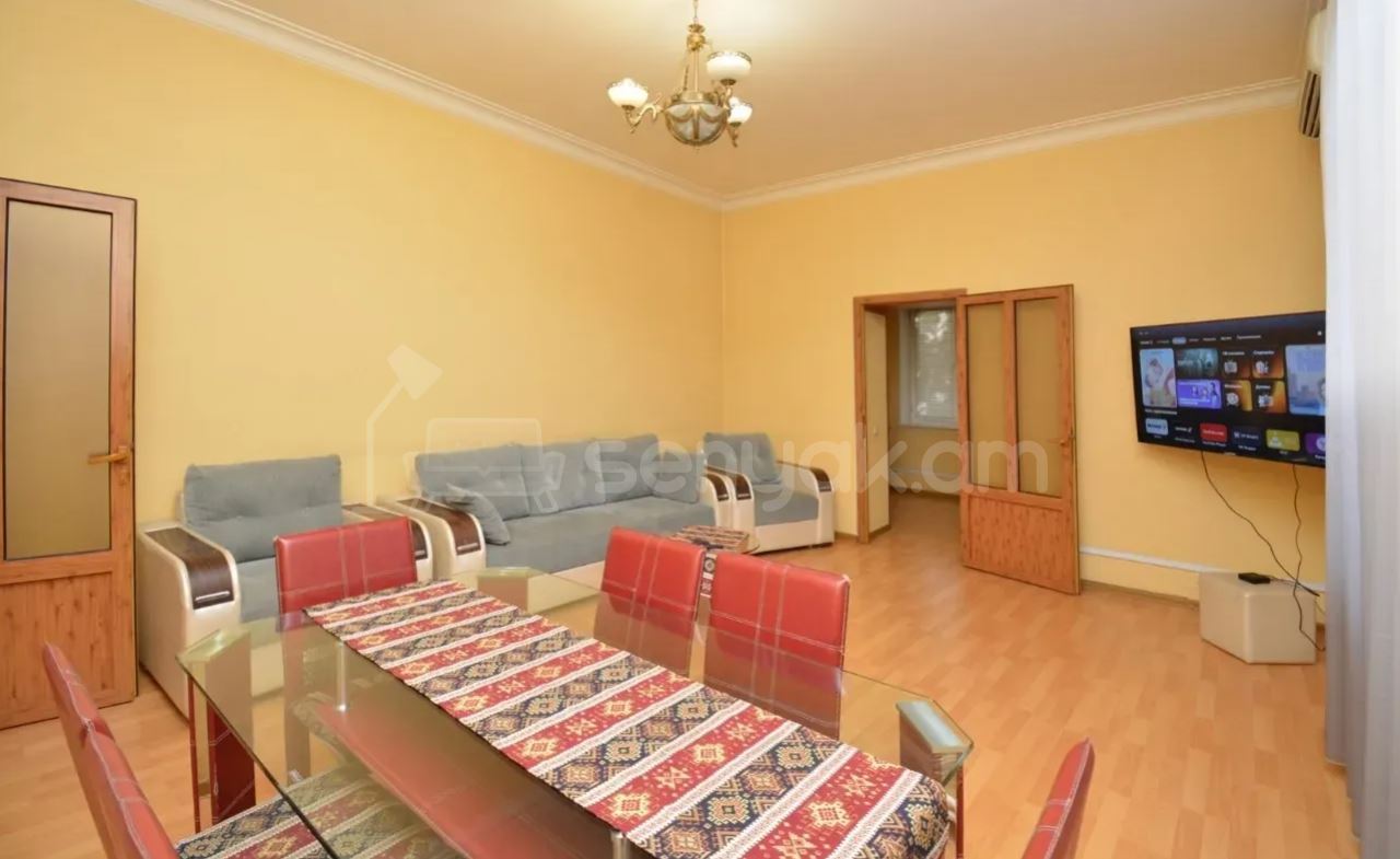 3 Սենյականոց Բնակարան Քարե Շենքում, 67քմ, 2/4 հարկ, Կապիտալ Վերանորոգված