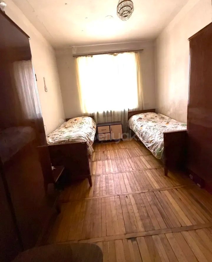 3 Սենյականոց Բնակարան Քարե Շենքում, 78քմ, 4/5 հարկ, Պետական Վիճակում