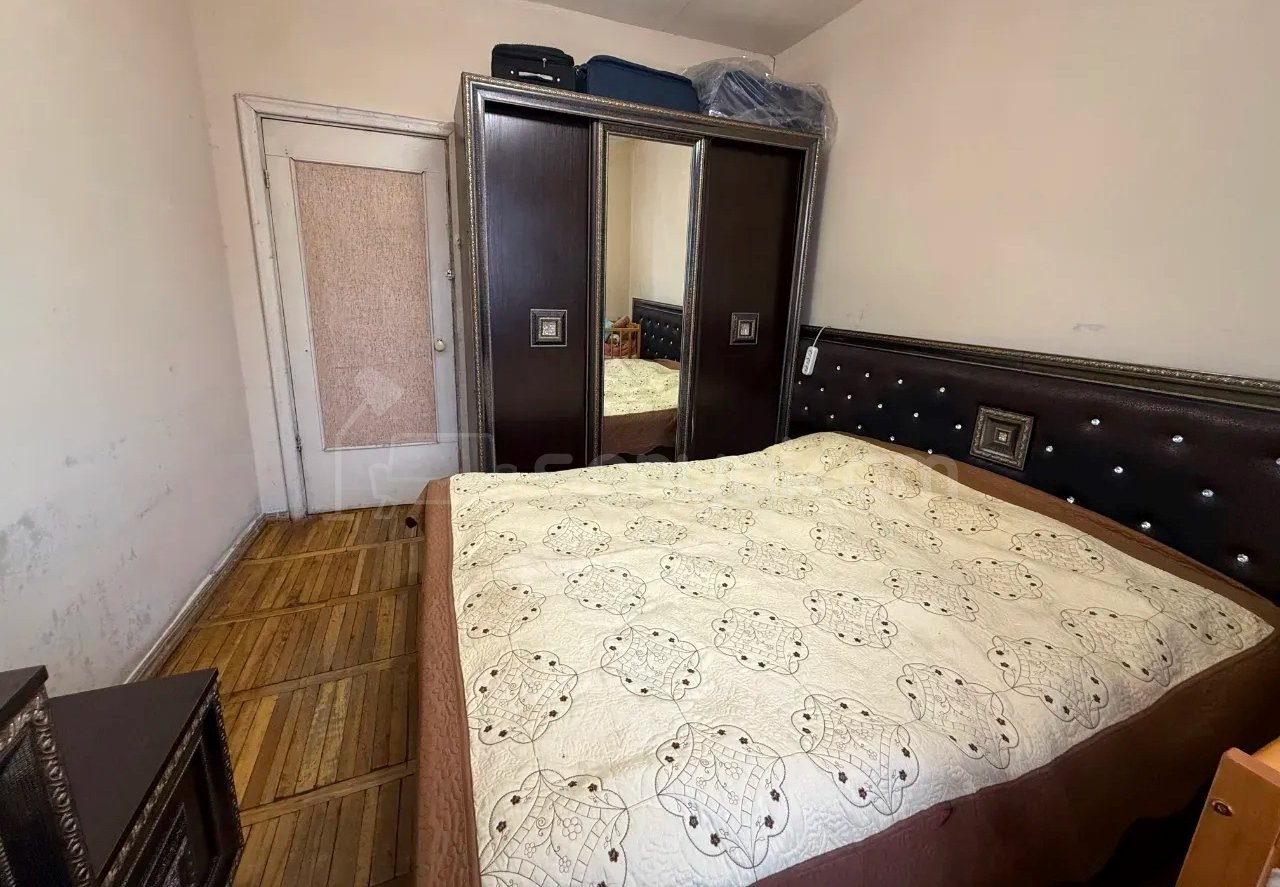 3 Սենյականոց Բնակարան Քարե Շենքում, 78քմ, 4/5 հարկ, Պետական Վիճակում