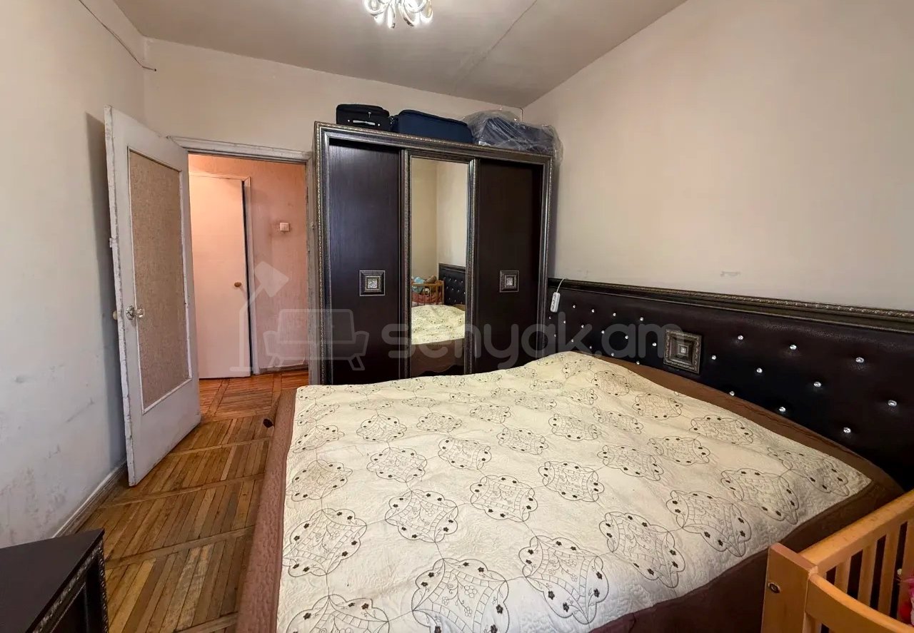 3 Սենյականոց Բնակարան Քարե Շենքում, 78քմ, 4/5 հարկ, Պետական Վիճակում