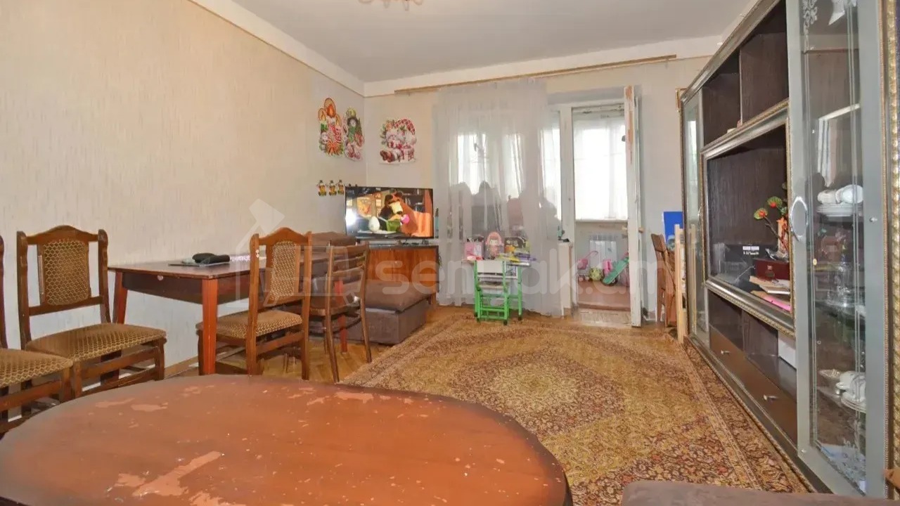 3 Սենյականոց Բնակարան Քարե Շենքում, 78քմ, 4/5 հարկ, Պետական Վիճակում