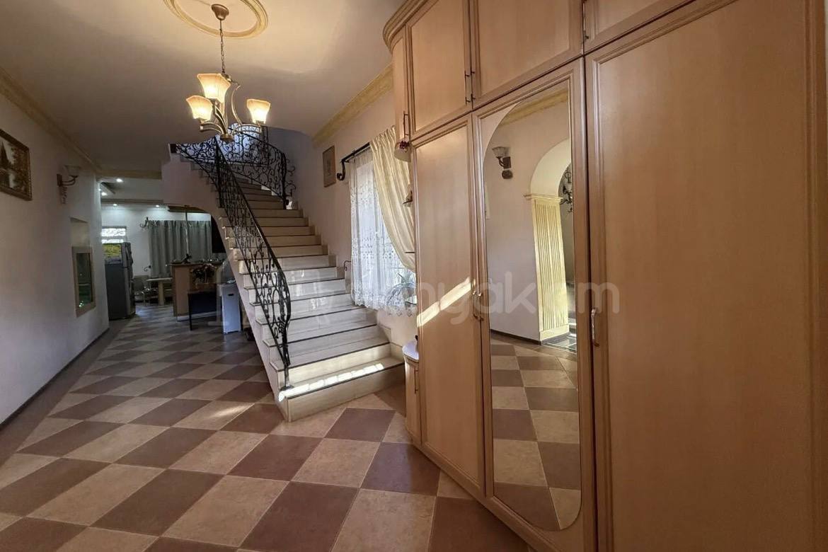5 Սենյականոց Սեփական Տուն, 340քմ, Կապիտալ Վերանորոգված, Ավտոտնակով