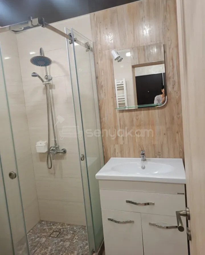 2 Սենյականոց Բնակարան Քարե Շենքում, 42քմ, 2/8 հարկ, Կապիտալ Վերանորոգված, Կահավորված