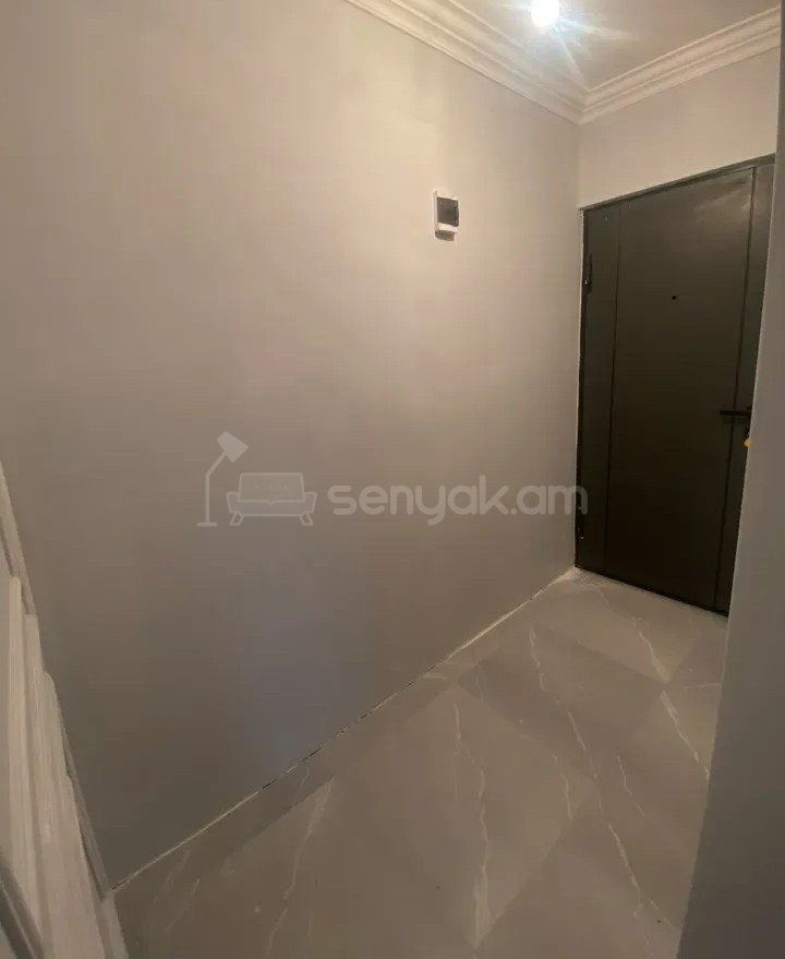 1 Սենյականոց Բնակարան, 36քմ, 4/4 հարկ, Կապիտալ Վերանորոգված