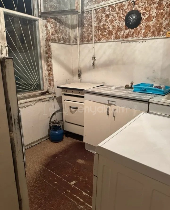 1 Սենյականոց Բնակարան, 30քմ, 4/4 հարկ, Պետական Վիճակում