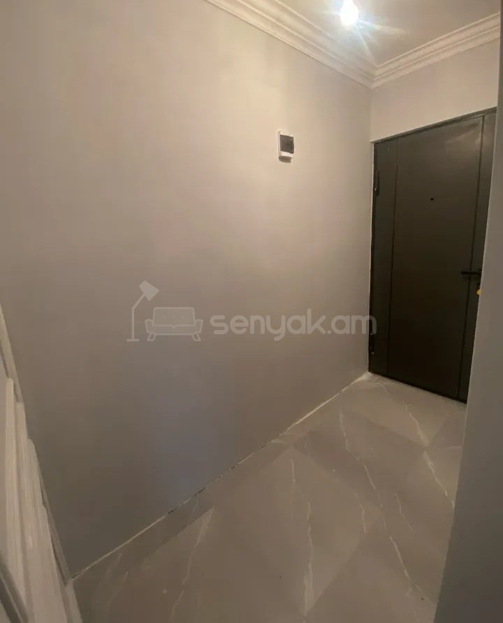 1 Սենյականոց Բնակարան, 36քմ, 4/4 հարկ, Դիզայներական Վերանորոգված