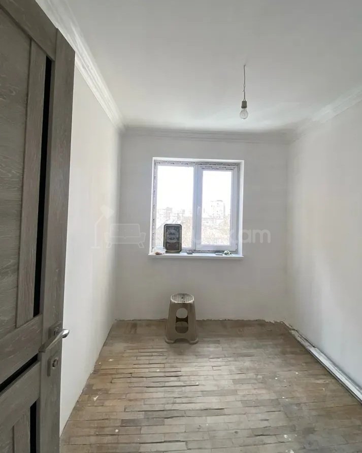 1 Սենյականոց Բնակարան, 36քմ, 4/4 հարկ, Դիզայներական Վերանորոգված