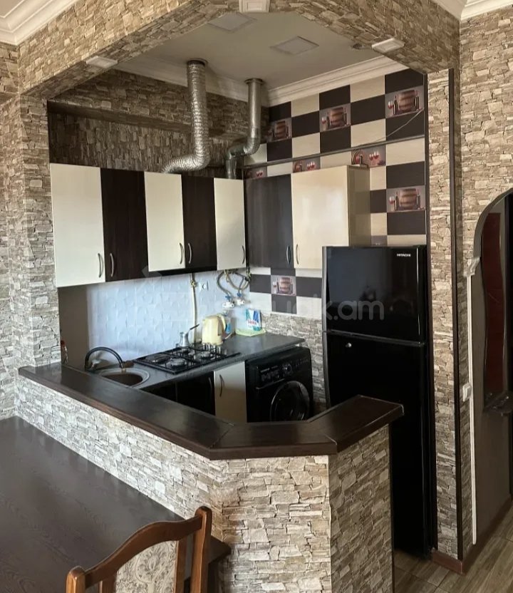 2 Սենյականոց Բնակարան Քարե Շենքում, 68քմ, 4/5 հարկ, Կապիտալ Վերանորոգված, Կահավորված