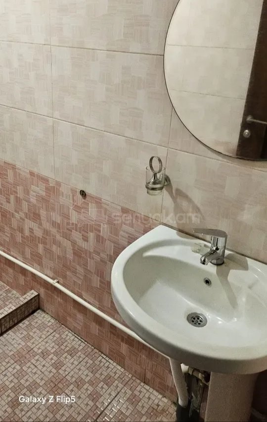 2 Սենյականոց Բնակարան Քարե Շենքում, 45քմ, 1/1 հարկ, Նորմալ Վիճակում, Կահավորված