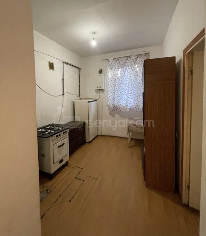 2 Սենյականոց Բնակարան Քարե Շենքում, 50քմ, 4/5 հարկ, Նորմալ Վիճակում, Կահավորված