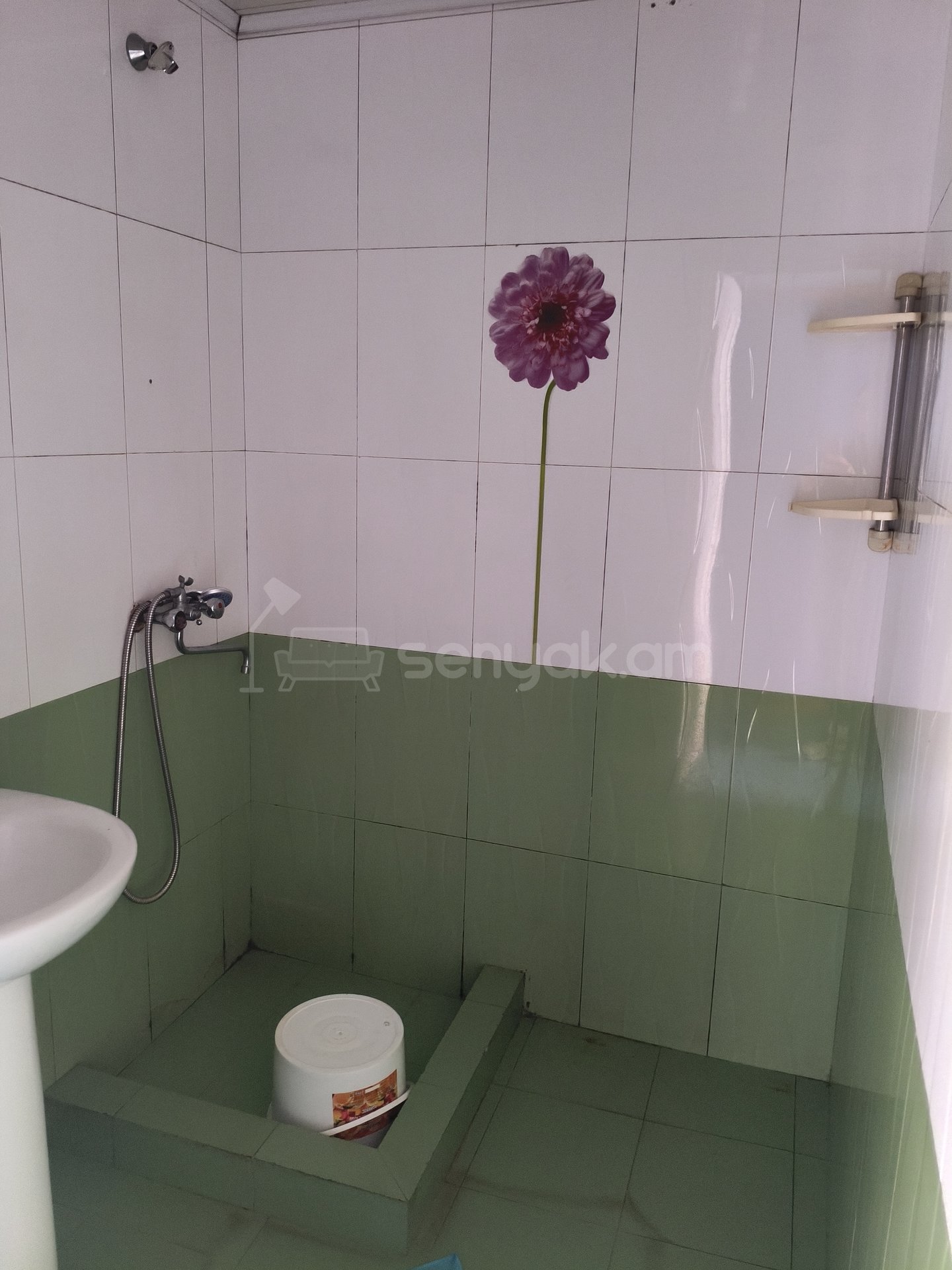 2 Սենյականոց Բնակարան Քարե Շենքում, 58քմ, 1/5 հարկ, Նորմալ Վիճակում, Կահավորված