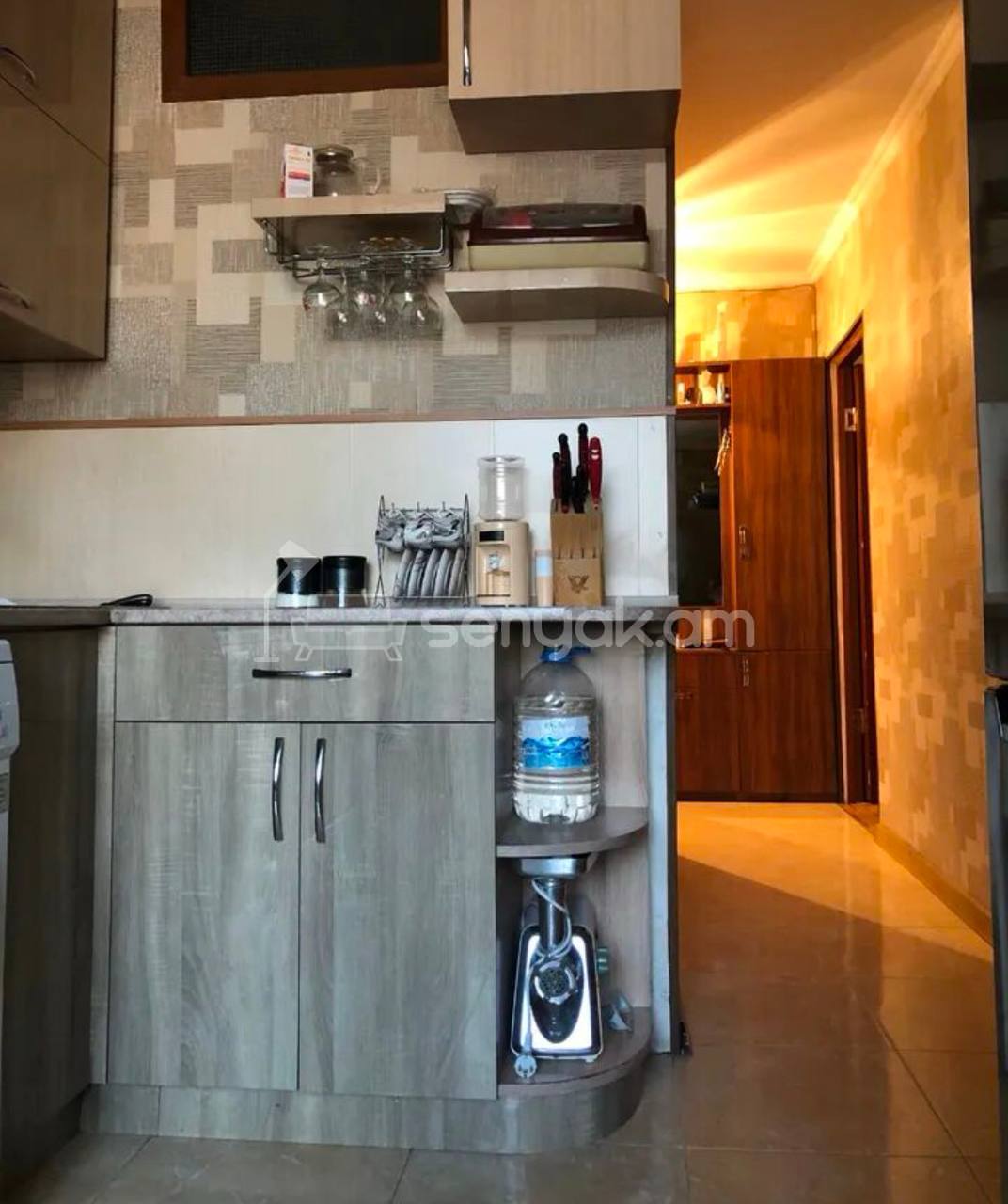 3 Սենյականոց Բնակարան Քարե Շենքում, 64քմ, 4/4 հարկ, Կապիտալ Վերանորոգված