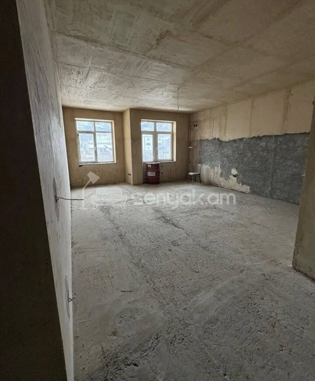 3 Սենյականոց Բնակարան Քարե Շենքում, 90քմ, 3/5 հարկ, Զրոյական Վիճակում