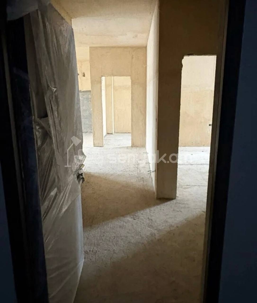 3 Սենյականոց Բնակարան Քարե Շենքում, 90քմ, 3/5 հարկ, Զրոյական Վիճակում