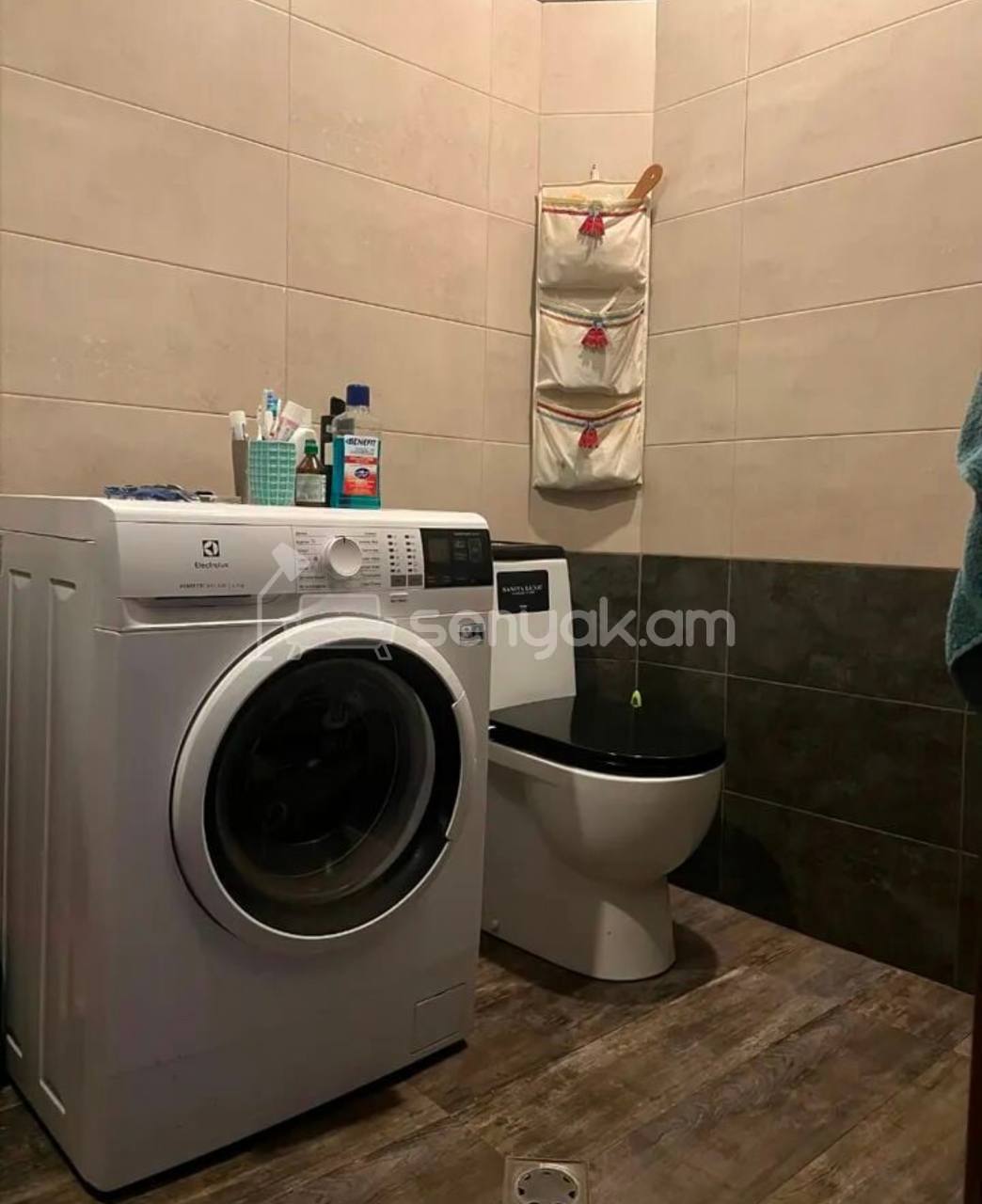 3 Սենյականոց Բնակարան Քարե Շենքում, 82քմ, 5/6 հարկ, Կապիտալ Վերանորոգված