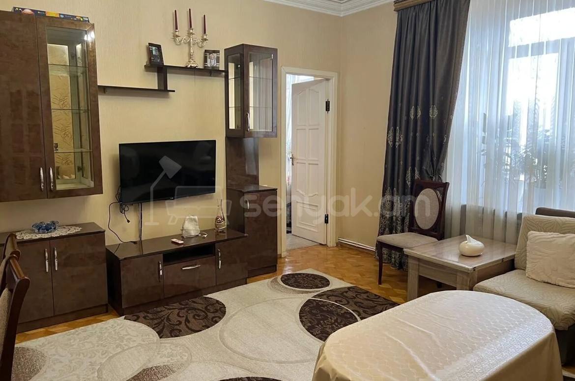 3 Սենյականոց Բնակարան Քարե Շենքում, 55քմ, 4/4 հարկ, Կապիտալ Վերանորոգված, Կահավորված