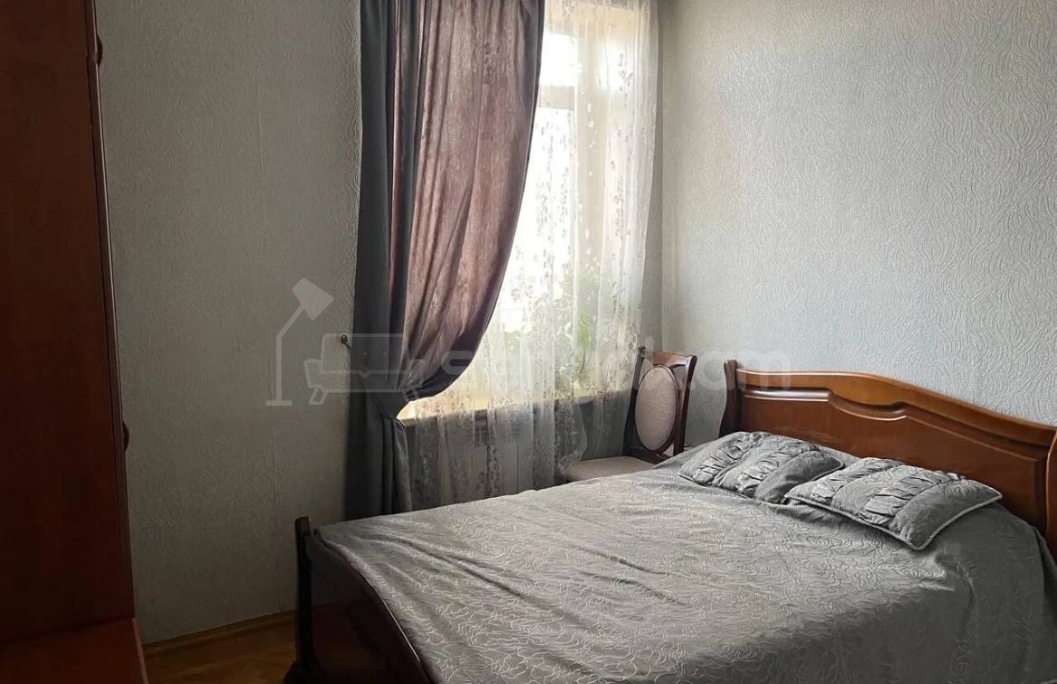 3 Սենյականոց Բնակարան Քարե Շենքում, 55քմ, 4/4 հարկ, Կապիտալ Վերանորոգված, Կահավորված