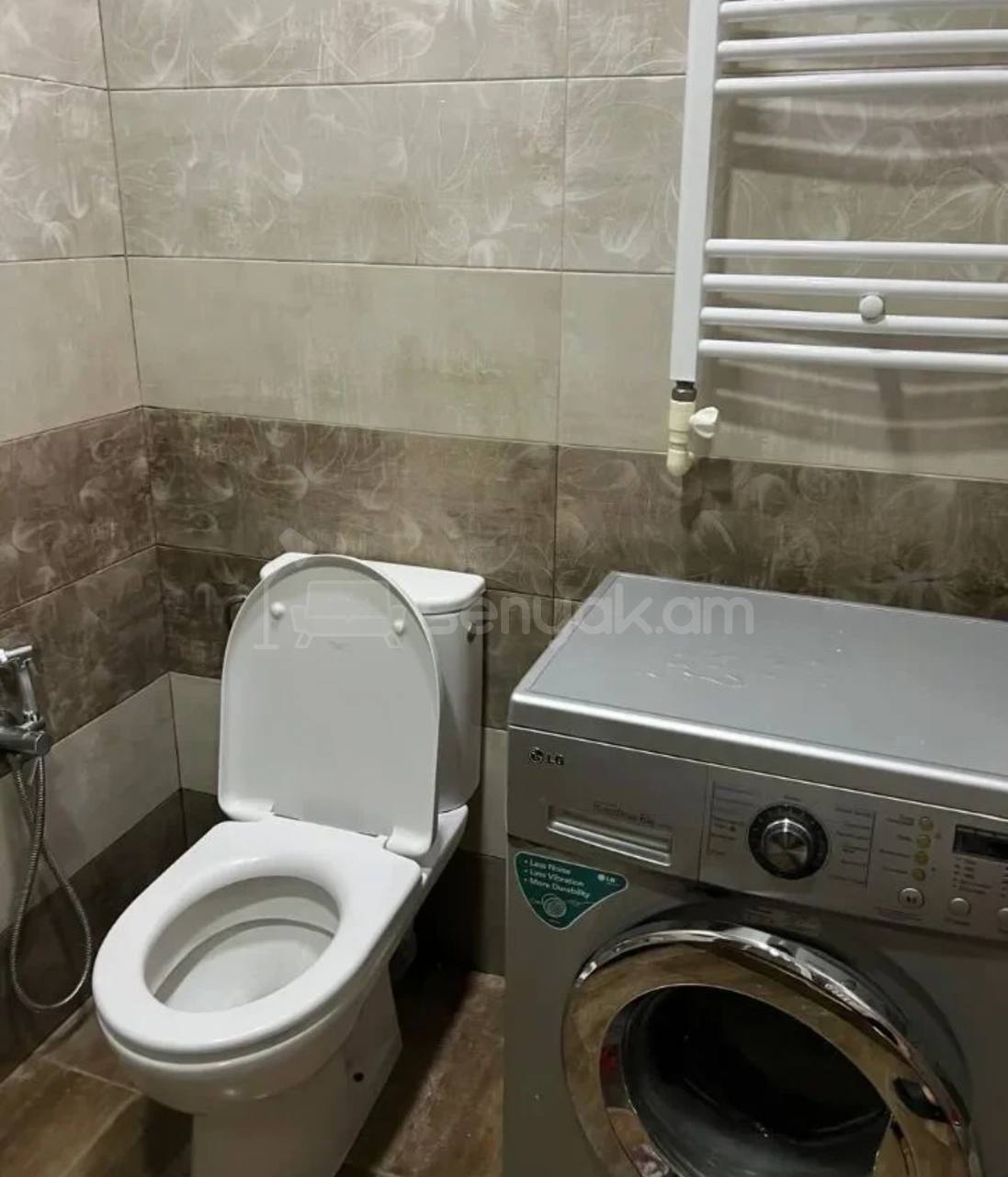 3 Սենյականոց Բնակարան Քարե Շենքում, 55քմ, 4/4 հարկ, Կապիտալ Վերանորոգված, Կահավորված