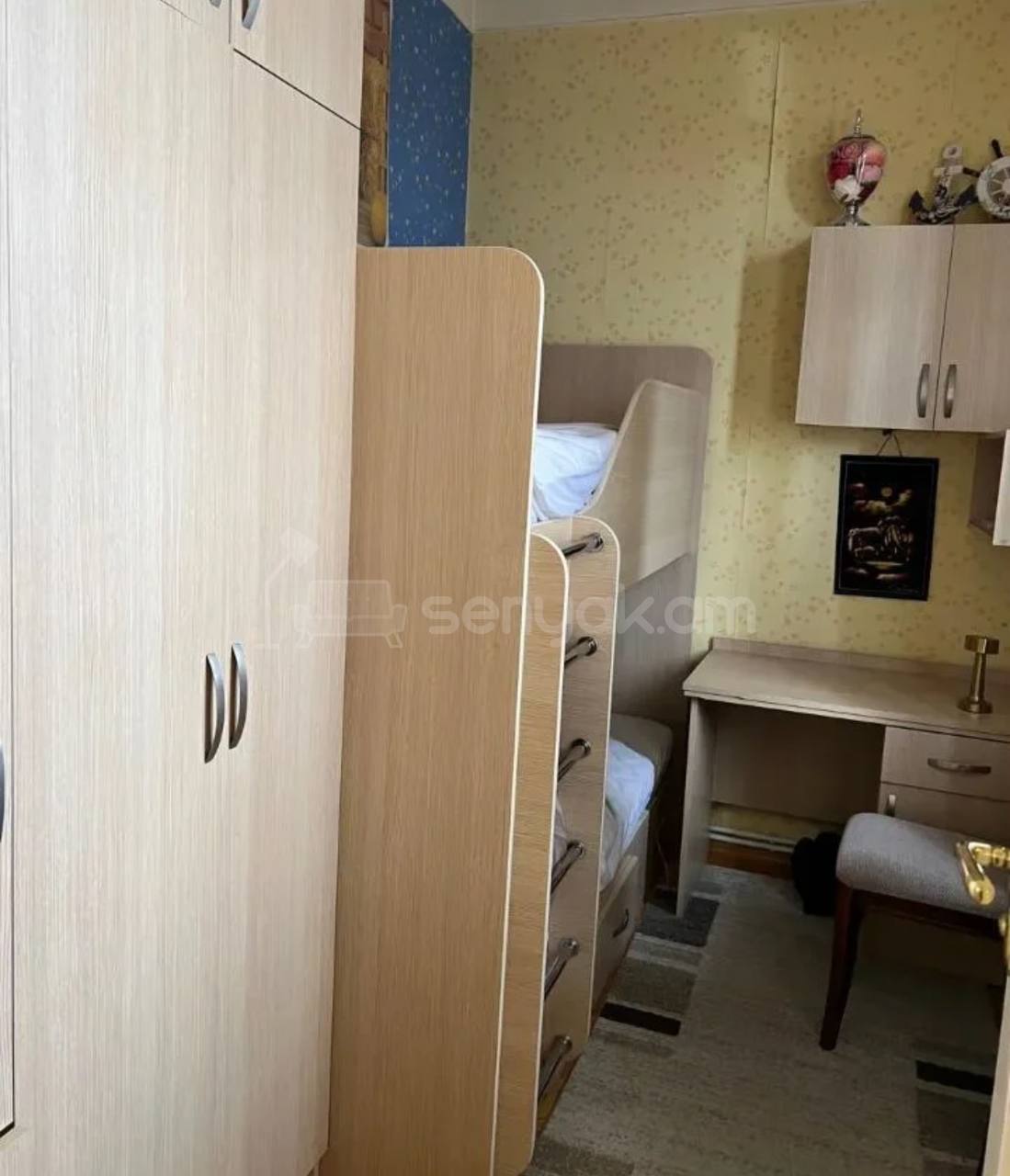 3 Սենյականոց Բնակարան Քարե Շենքում, 55քմ, 4/4 հարկ, Կապիտալ Վերանորոգված, Կահավորված