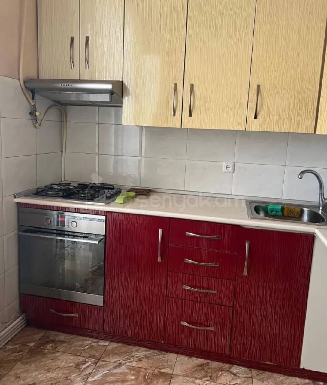 3 Սենյականոց Բնակարան Քարե Շենքում, 55քմ, 4/4 հարկ, Կապիտալ Վերանորոգված, Կահավորված