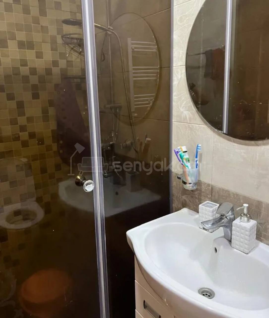 3 Սենյականոց Բնակարան Քարե Շենքում, 55քմ, 4/4 հարկ, Կապիտալ Վերանորոգված, Կահավորված