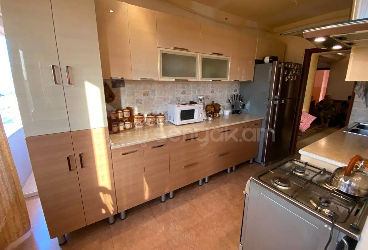 3 Սենյականոց Բնակարան, 82քմ, 11/14 հարկ, Կապիտալ Վերանորոգված, Կահավորված, Արևկող