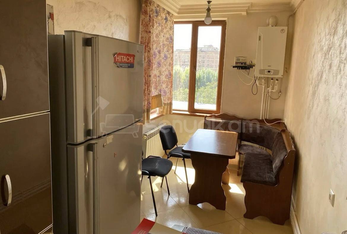 4 Սենյականոց Բնակարան, 80քմ, 3/12 հարկ, Կապիտալ Վերանորոգված, Կահավորված