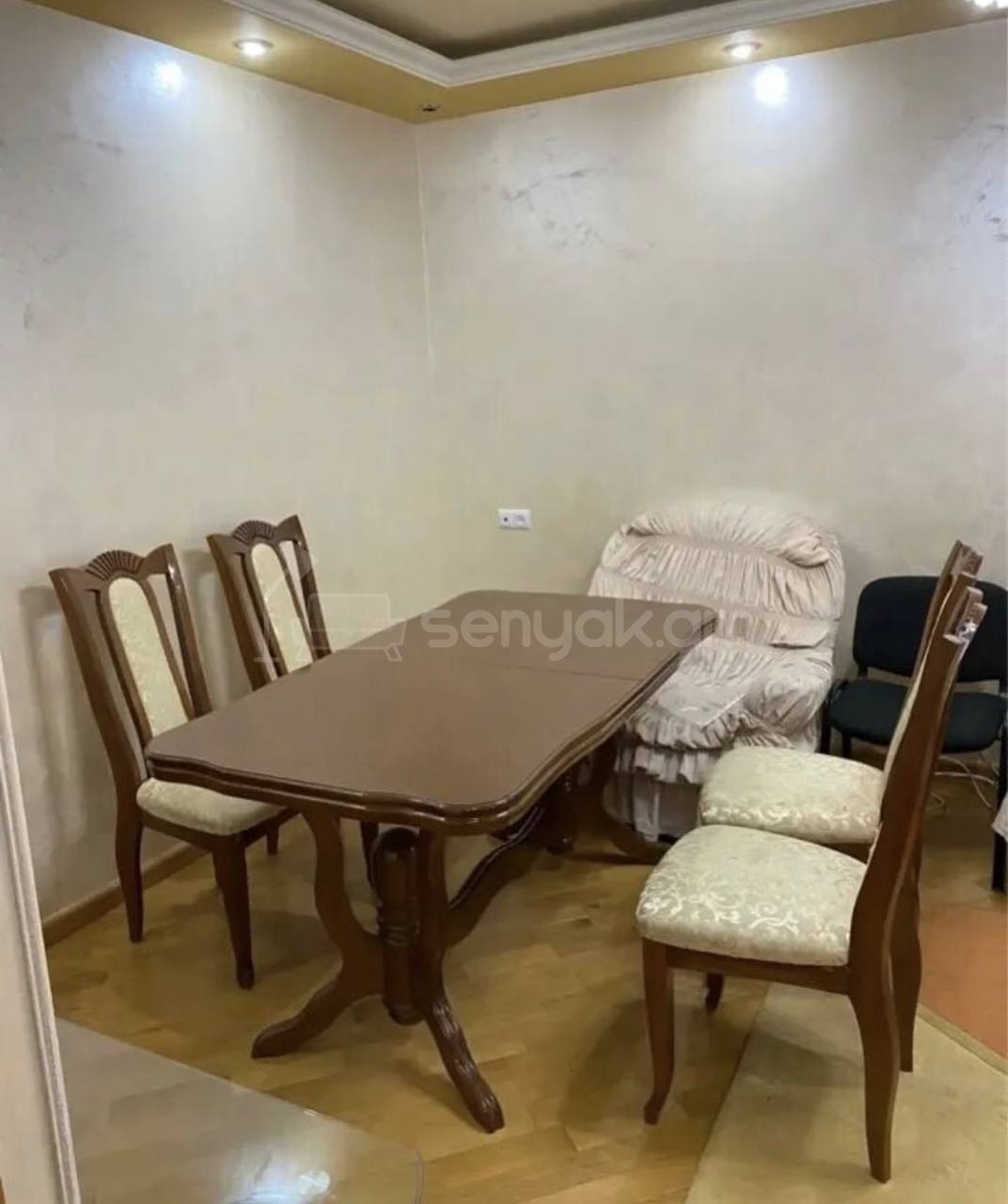 4 Սենյականոց Բնակարան, 80քմ, 3/12 հարկ, Կապիտալ Վերանորոգված, Կահավորված