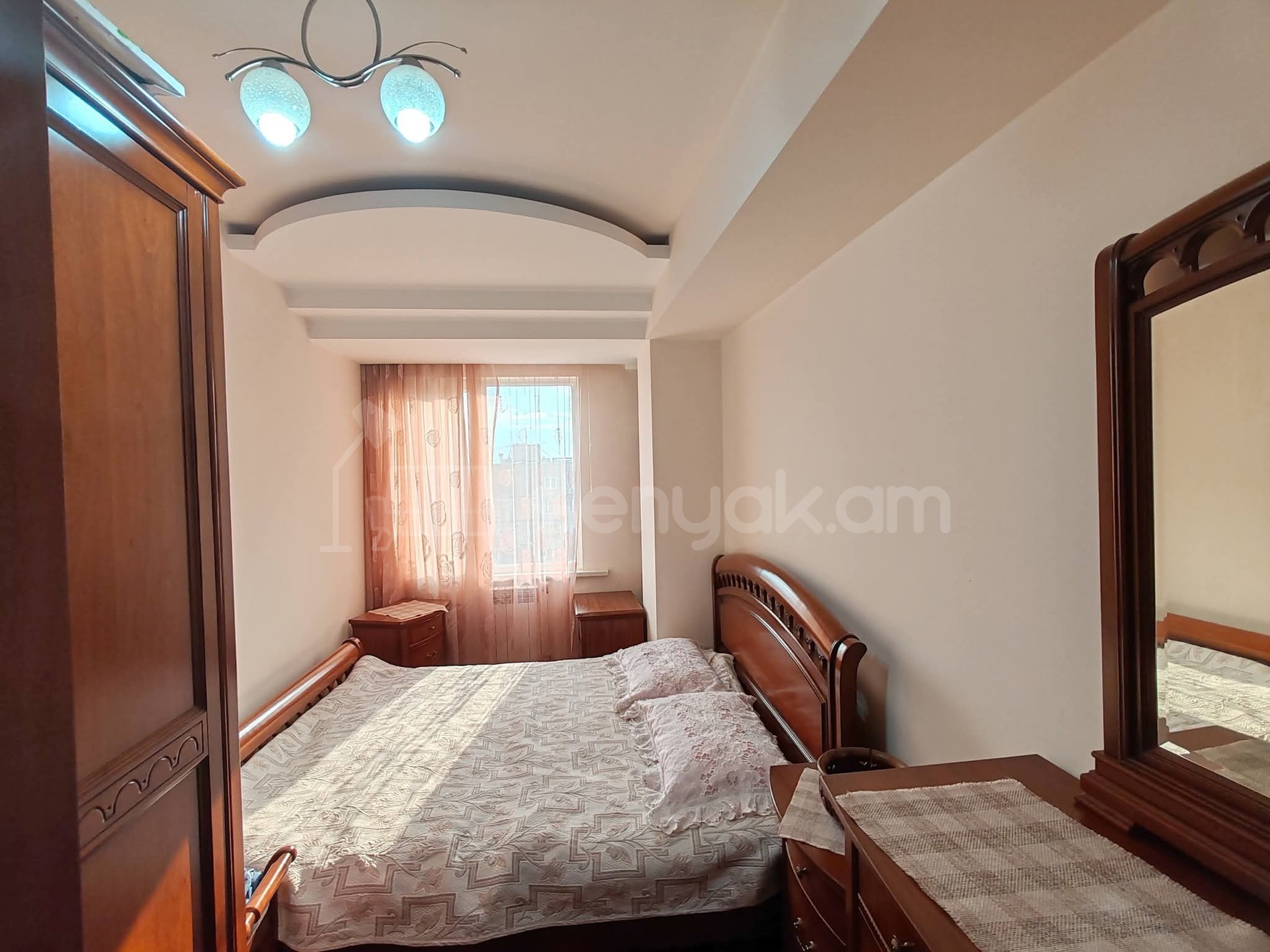 3 Սենյականոց Բնակարան, 80քմ, 11/15 հարկ, Նորմալ Վիճակում, Կահավորված