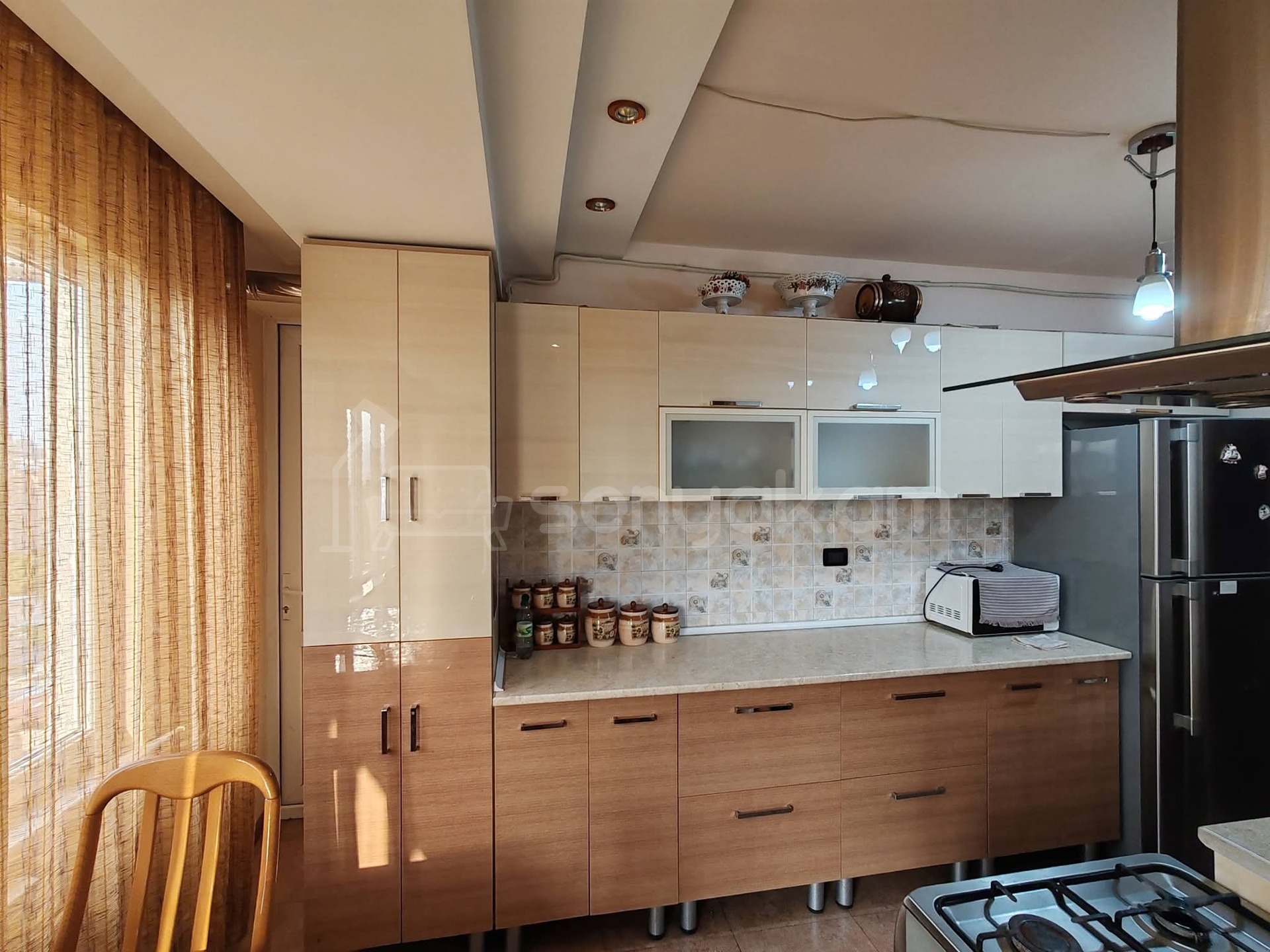 3 Սենյականոց Բնակարան, 80քմ, 11/15 հարկ, Նորմալ Վիճակում, Կահավորված