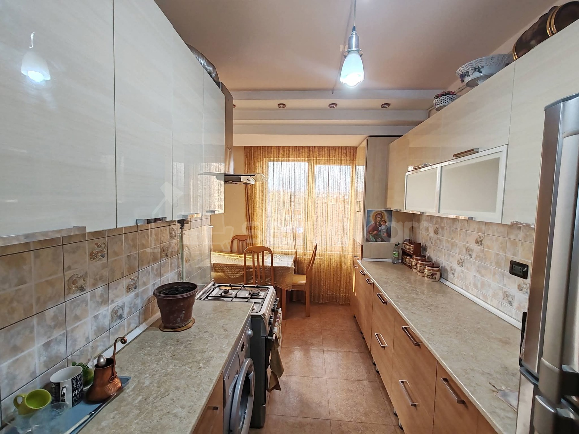 3 Սենյականոց Բնակարան, 80քմ, 11/15 հարկ, Նորմալ Վիճակում, Կահավորված