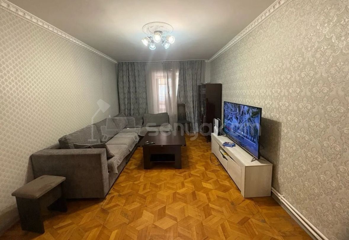 4 Սենյականոց Բնակարան Քարե Շենքում, 90քմ, 4/5 հարկ, Կոսմետիկ Վերանորոգված