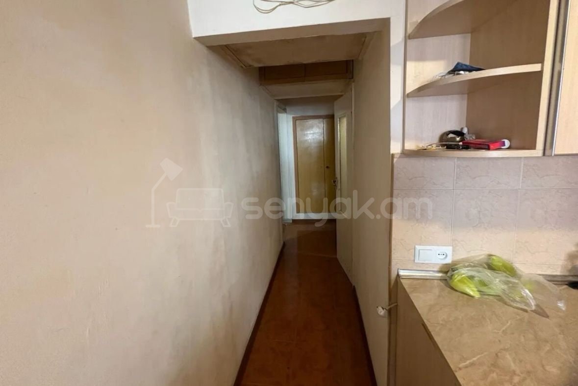 4 Սենյականոց Բնակարան Քարե Շենքում, 90քմ, 4/5 հարկ, Կոսմետիկ Վերանորոգված