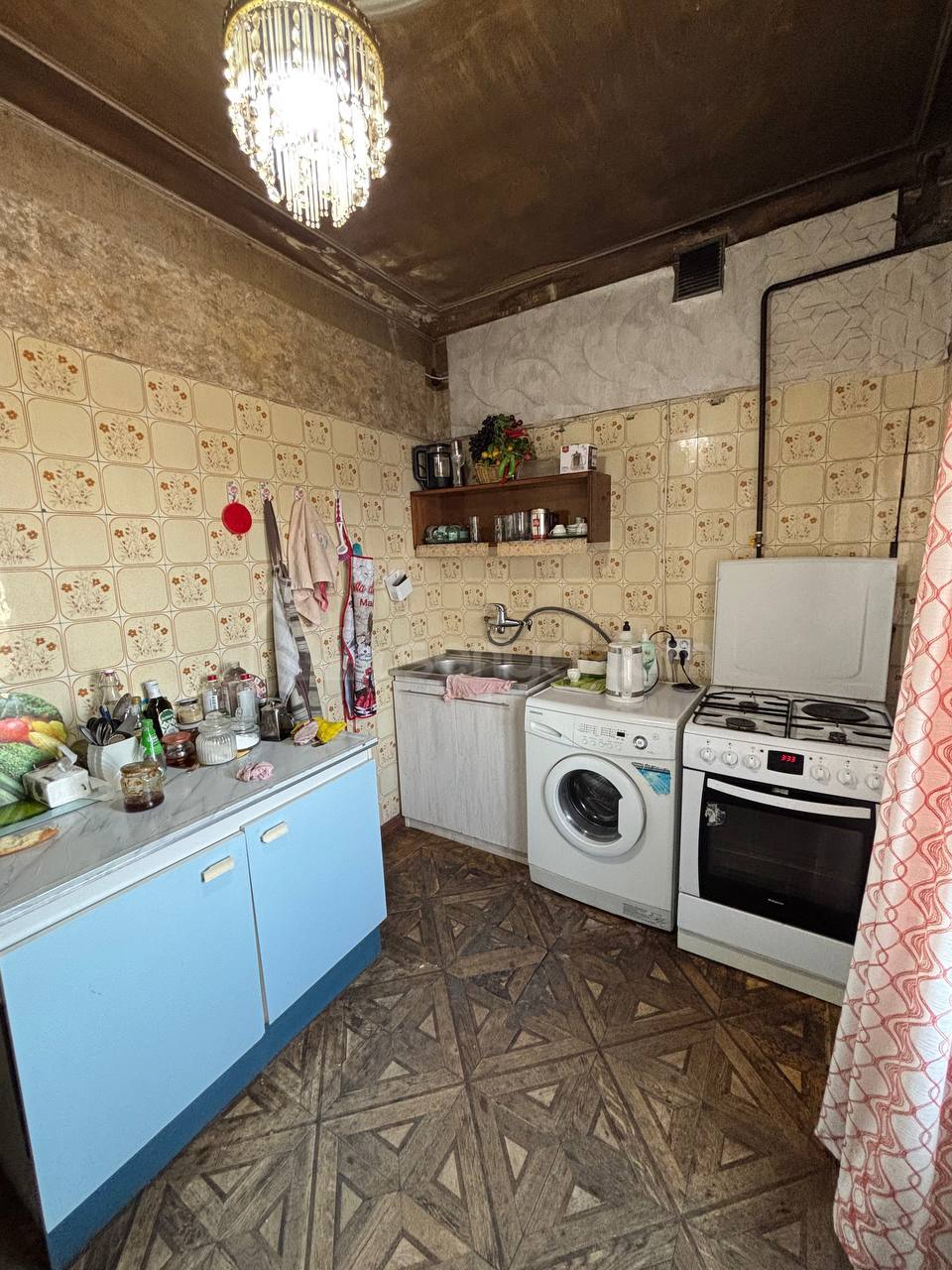 3 Սենյականոց Բնակարան Քարե Շենքում, 80քմ, 3/5 հարկ, Պետական Վիճակում