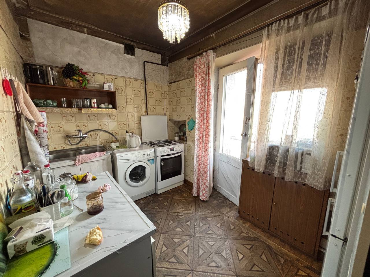 3 Սենյականոց Բնակարան Քարե Շենքում, 80քմ, 3/5 հարկ, Պետական Վիճակում