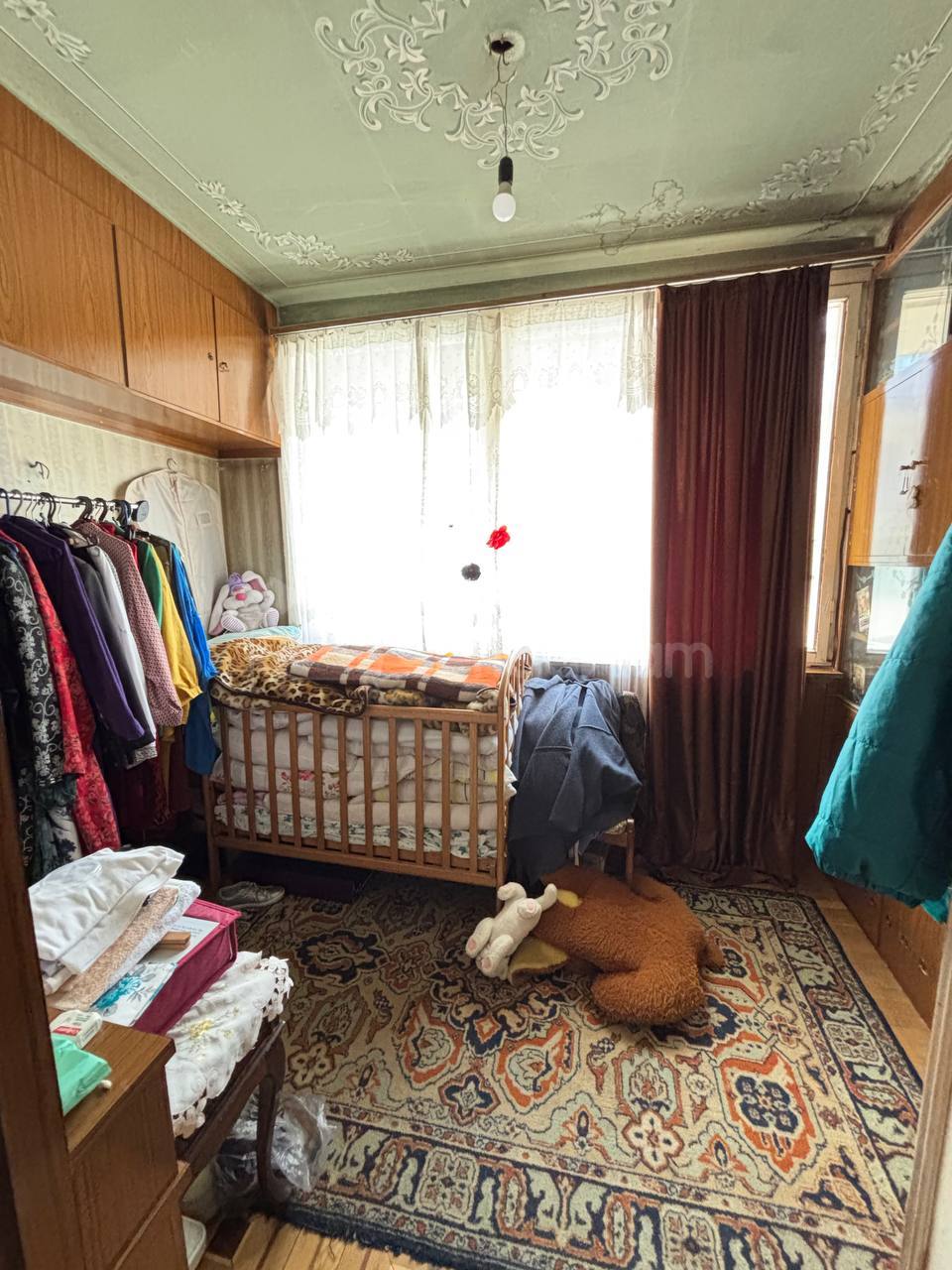 3 Սենյականոց Բնակարան Քարե Շենքում, 80քմ, 3/5 հարկ, Պետական Վիճակում