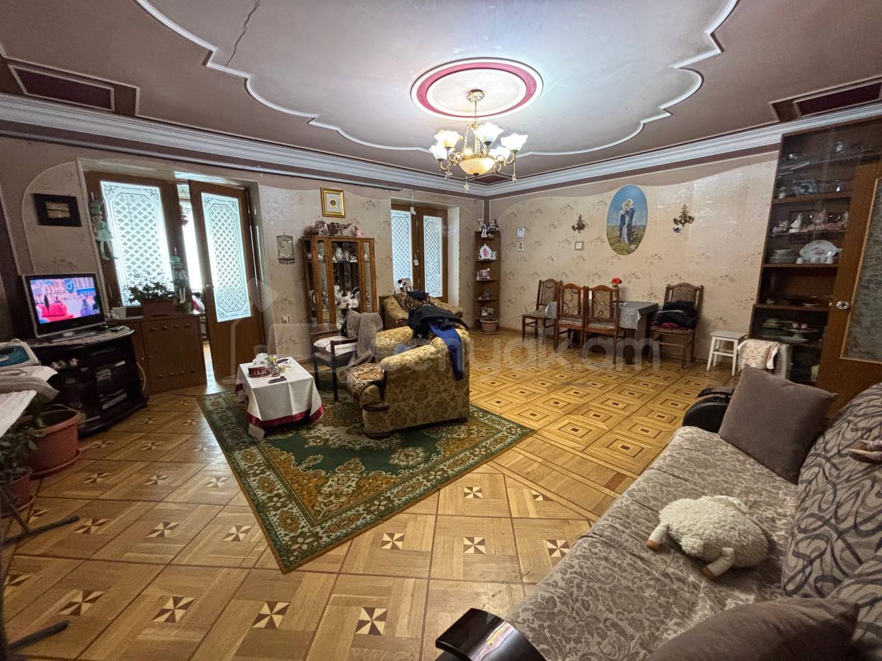 3 Սենյականոց Բնակարան Քարե Շենքում, 80քմ, 3/5 հարկ, Պետական Վիճակում