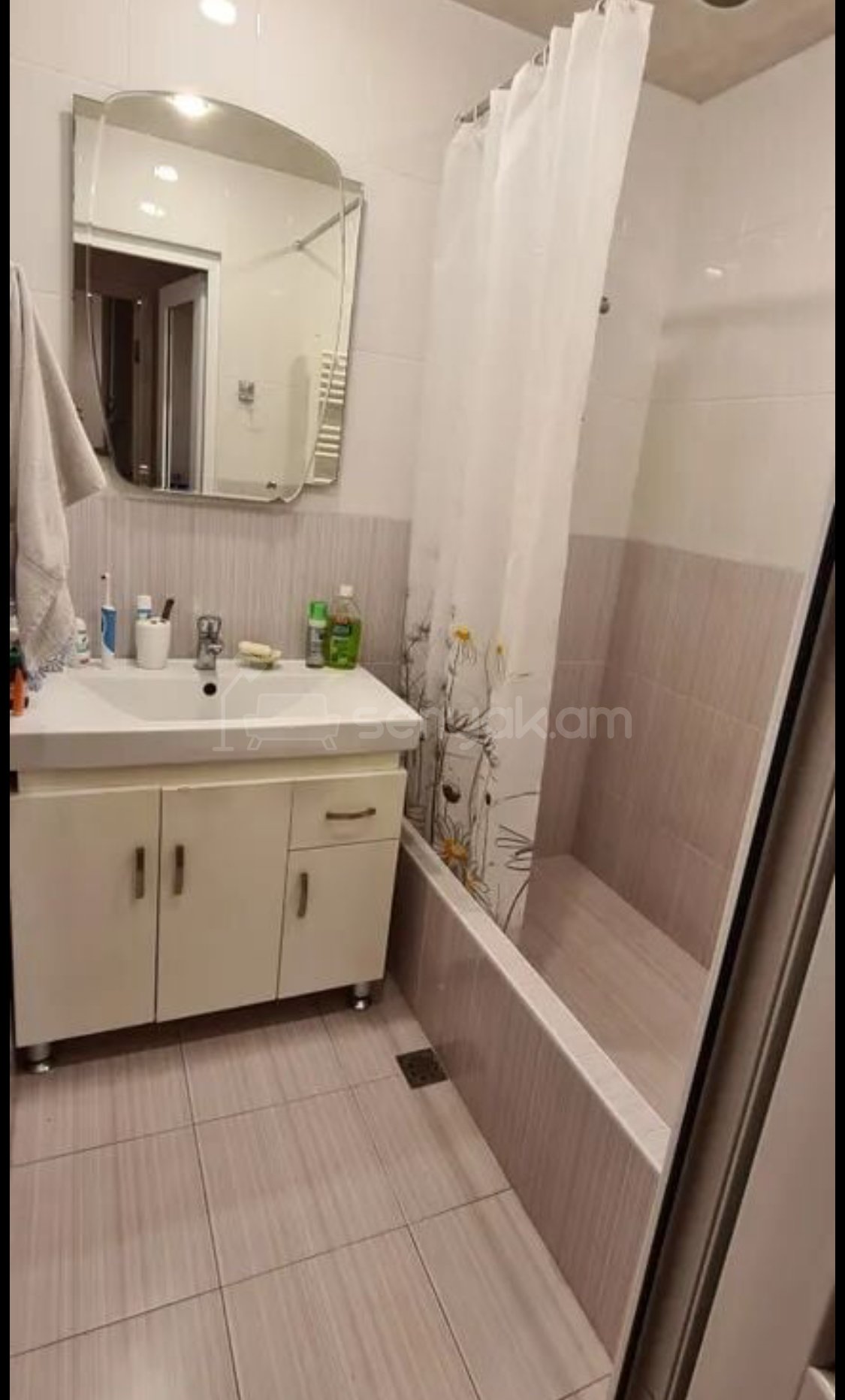 2 Սենյականոց Բնակարան, 64քմ, 13/16 հարկ, Նորմալ Վիճակում, Կահավորված