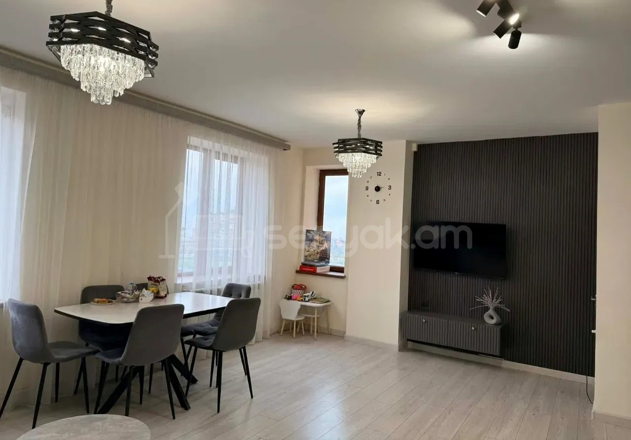 3 Սենյականոց Բնակարան, 81քմ, 4/12 հարկ, Կապիտալ Վերանորոգված