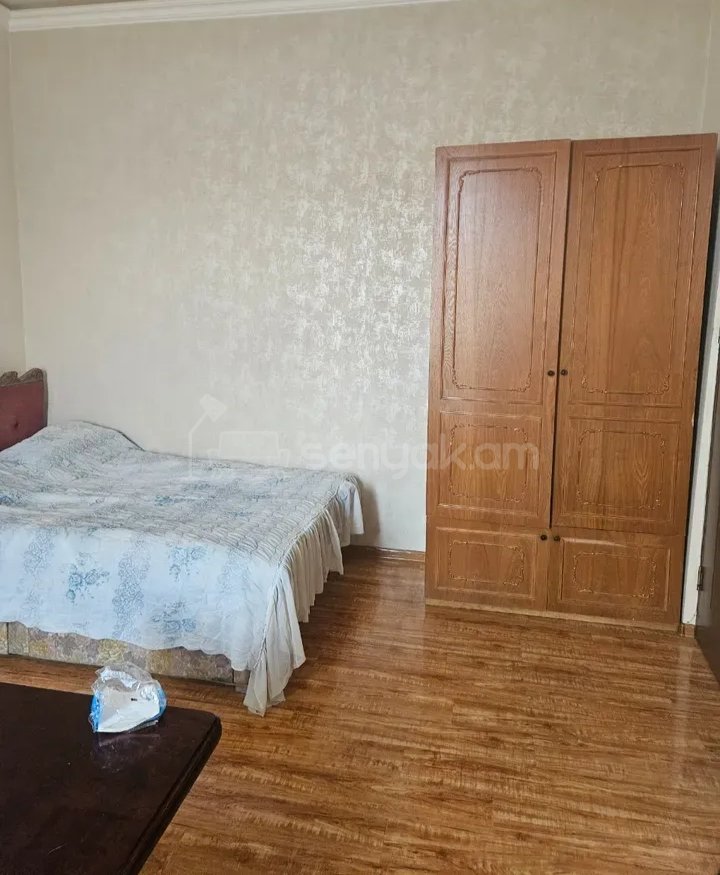 1 Սենյականոց Բնակարան Քարե Շենքում, 45քմ, 3/5 հարկ, Կոսմետիկ Վերանորոգված, Կահավորված, Արևկող