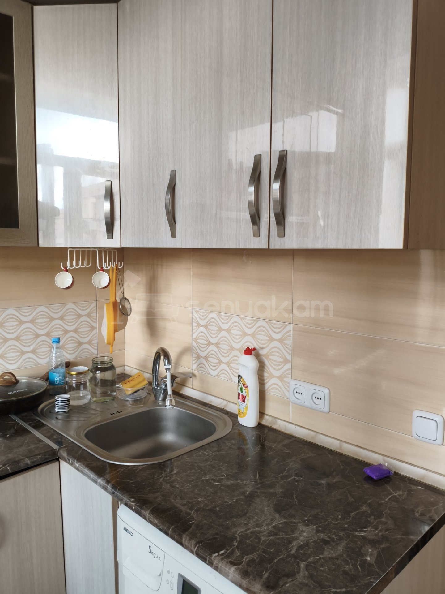 1 Սենյականոց Բնակարան Քարե Շենքում, 44քմ, 4/6 հարկ, Նորմալ Վիճակում, Կահավորված