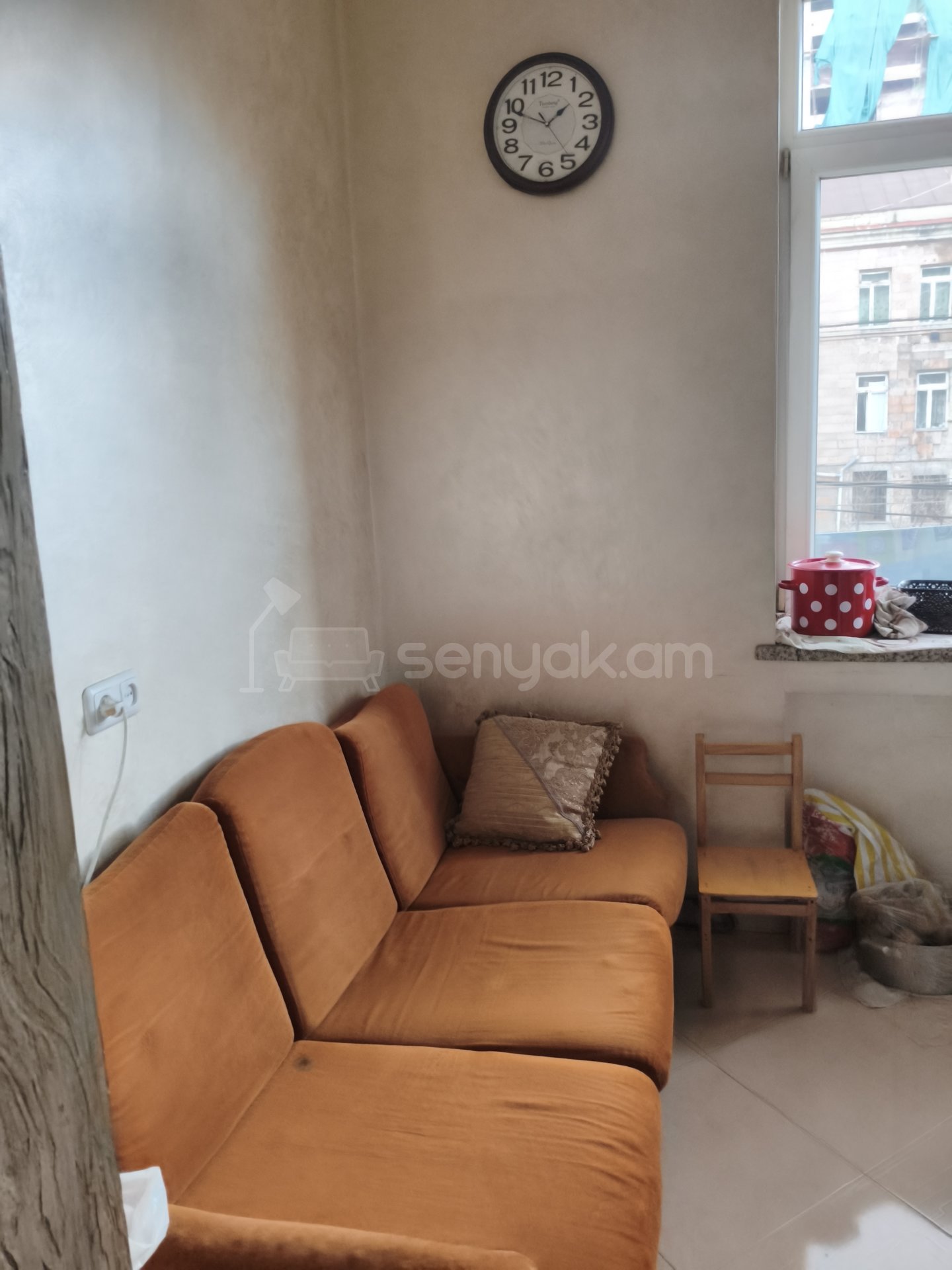 1 Սենյականոց Բնակարան Քարե Շենքում, 44քմ, 4/6 հարկ, Նորմալ Վիճակում, Կահավորված