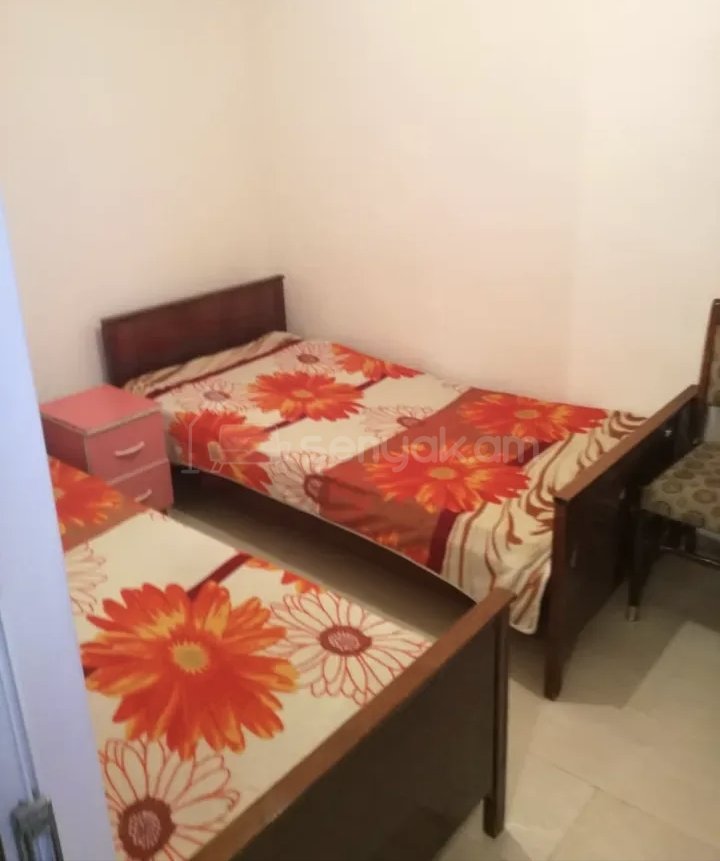 2 Սենյականոց Բնակարան Քարե Շենքում, 40քմ, 2/2 հարկ, Նորմալ Վիճակում, Կահավորված