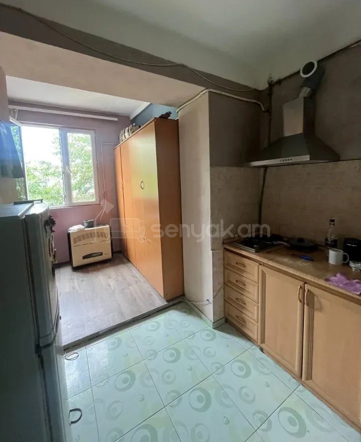 3 Սենյականոց Բնակարան Քարե Շենքում, 54քմ, 3/4 հարկ, Կապիտալ Վերանորոգված