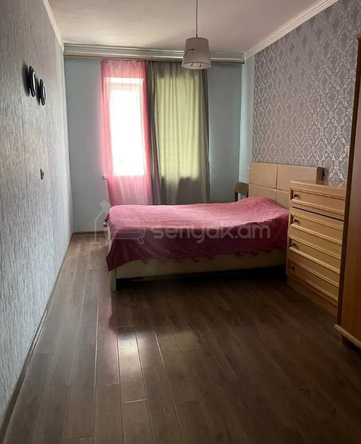 3 Սենյականոց Բնակարան Քարե Շենքում, 54քմ, 3/4 հարկ, Կապիտալ Վերանորոգված